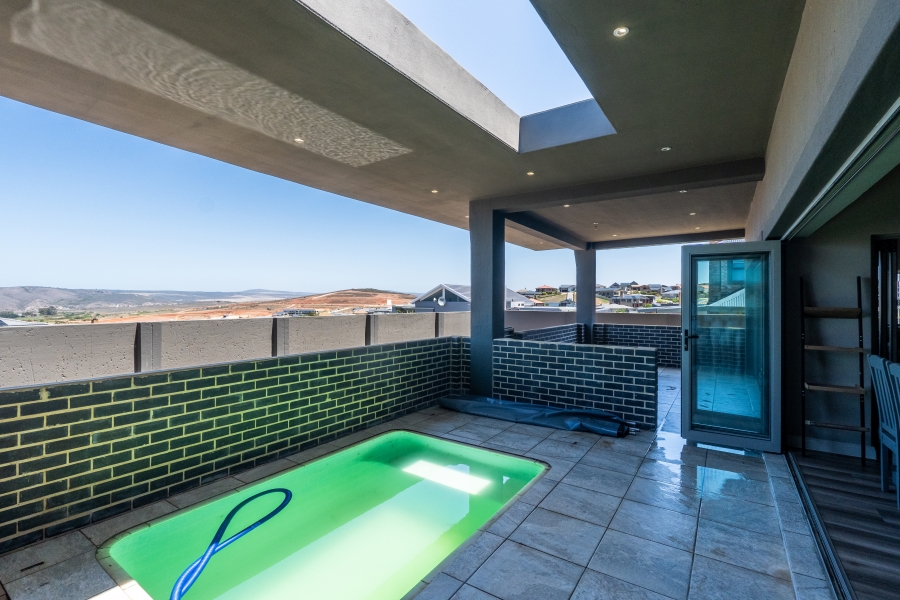 4 Bedroom Property for Sale in Monte Christo Western Cape